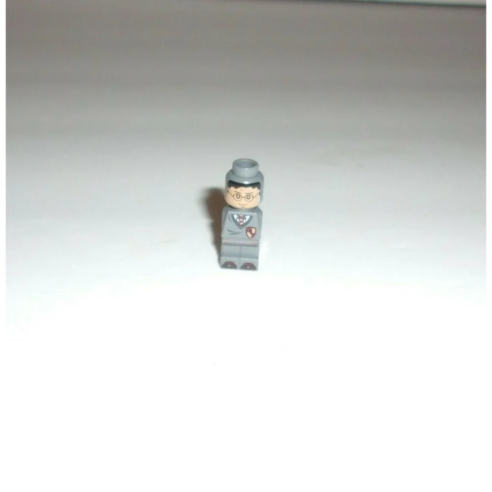 Lego Harry Potter Hogwarts Mini Fig 3862 Replacement Piece Part Gray Microfig